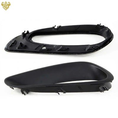 Motorsport-inspired matte black side air vent housing for Porsche 992 GT3 RS.